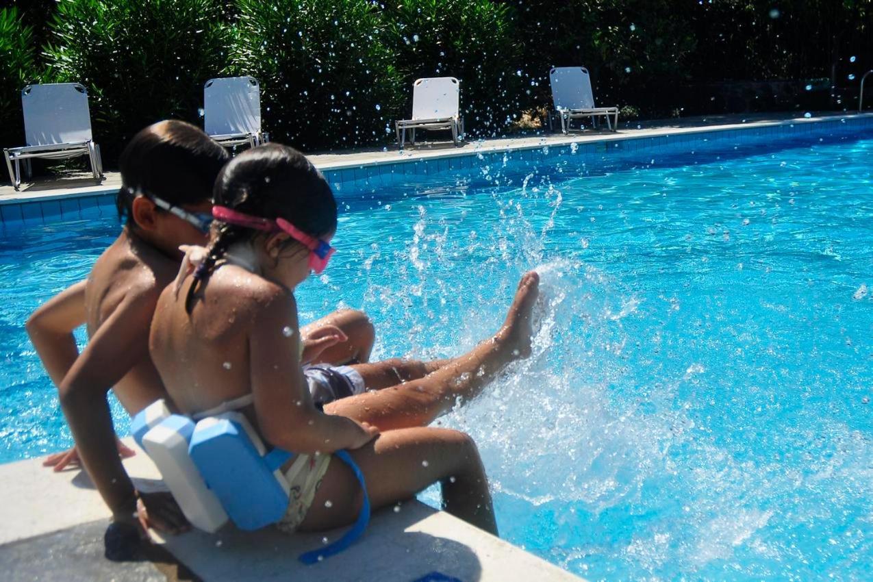 Orange Grove Suites Benitses  Dış mekan fotoğraf