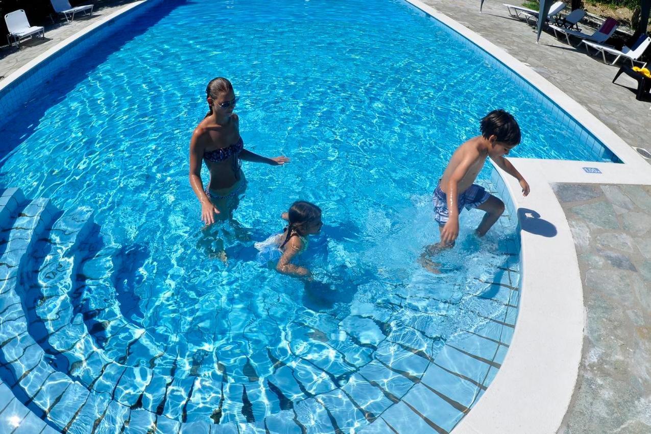 Orange Grove Suites Benitses  Dış mekan fotoğraf