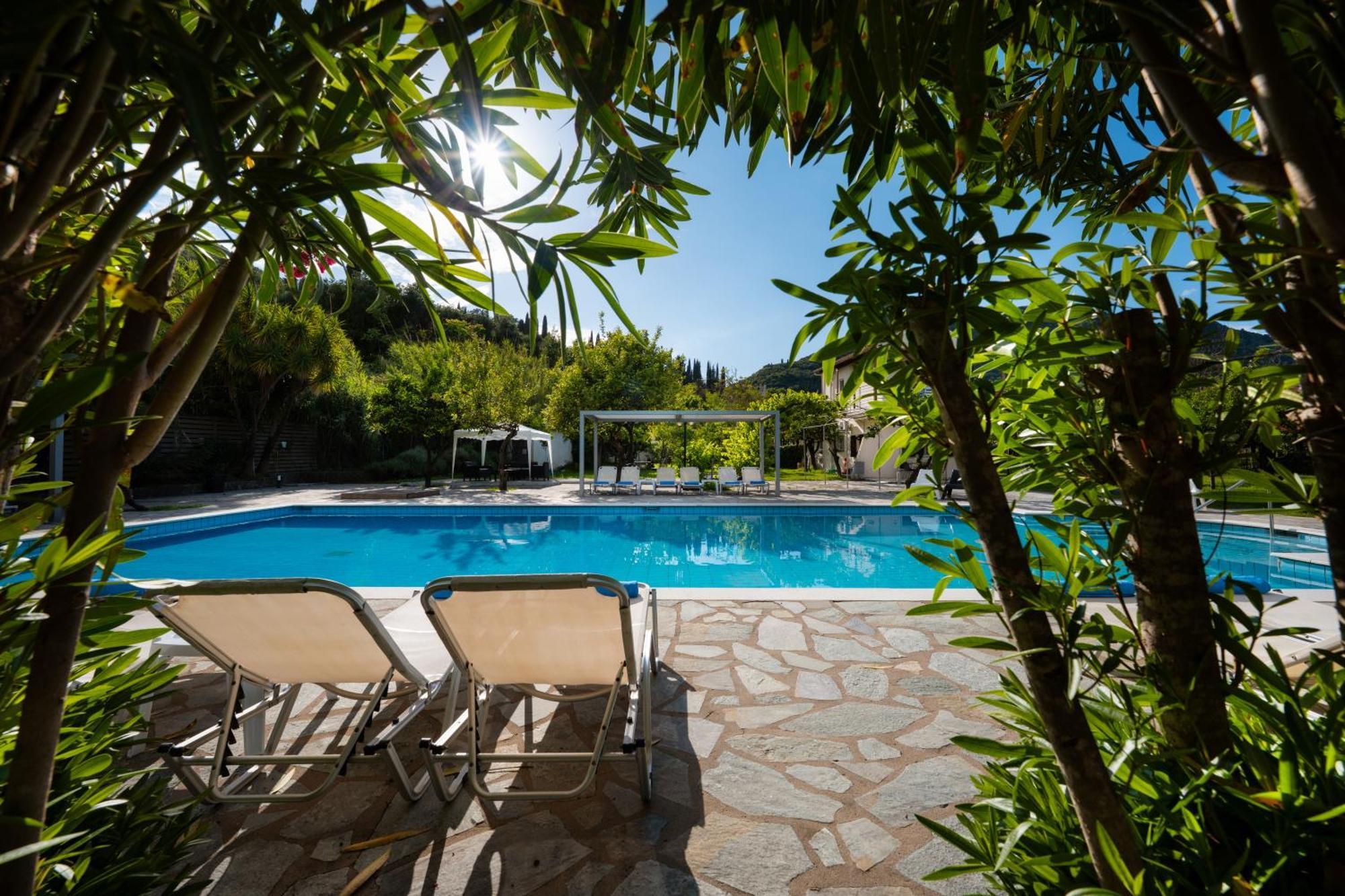 Orange Grove Suites Benitses  Dış mekan fotoğraf
