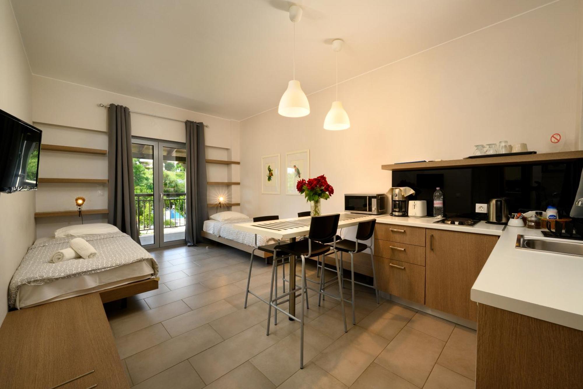 Orange Grove Suites Benitses  Dış mekan fotoğraf