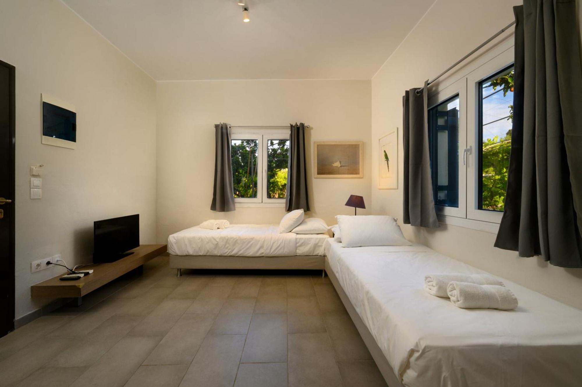 Orange Grove Suites Benitses  Dış mekan fotoğraf